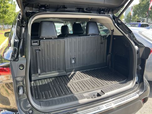 Used 2026 Toyota Highlander XLE w/ Protection Package #3 (TMS) AWD/4WD image 23