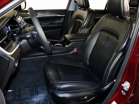 Used 2022 Jeep Grand Cherokee Limited 4xe image 4