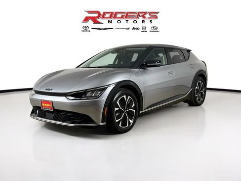 Used 2022 Kia EV6 Wind RWD image 8