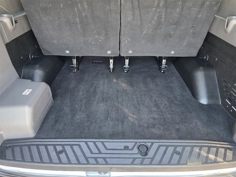 Used 2023 Ford Transit 350 XLT image 24