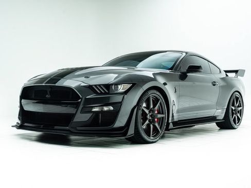 Used 2020 Ford Mustang Shelby GT500 w/ Carbon Fiber Track Pack RWD image 8
