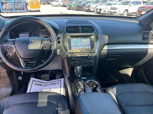 Used 2018 Ford Explorer XLT w/ Equipment Group 202A AWD/4WD image 8