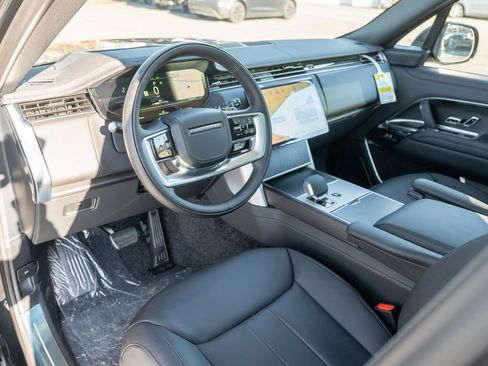 New 2025 Land Rover Range Rover SE image 11