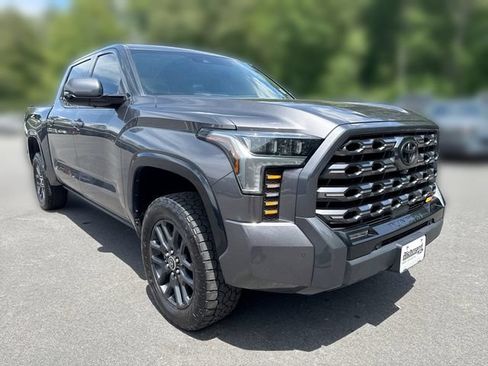 Used 2022 Toyota Tundra Platinum w/ Advanced Package AWD/4WD image 2