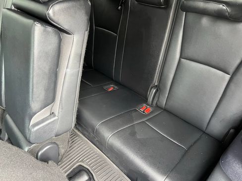 Certified 2025 Toyota Highlander XLE AWD/4WD image 16