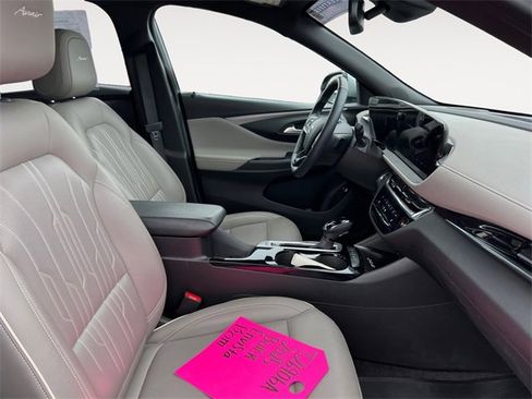 Used 2025 Buick Envista Avenir image 15