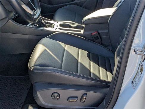 Used 2022 Volkswagen Jetta SE image 16