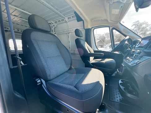Used 2023 RAM ProMaster 2500 image 31