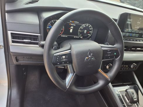 Used 2023 Mitsubishi Outlander Ralliart AWD/4WD image 22