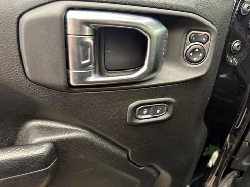 Used 2023 Jeep Wrangler Unlimited Rubicon w/ LED Lighting Group image 12