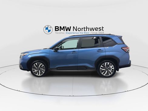Used 2025 Subaru Forester Touring AWD/4WD image 11