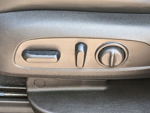 Used 2018 GMC Acadia SLT image 17