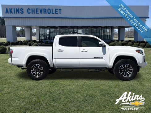 Used 2020 Toyota Tacoma TRD Sport w/ Technology Package image 25
