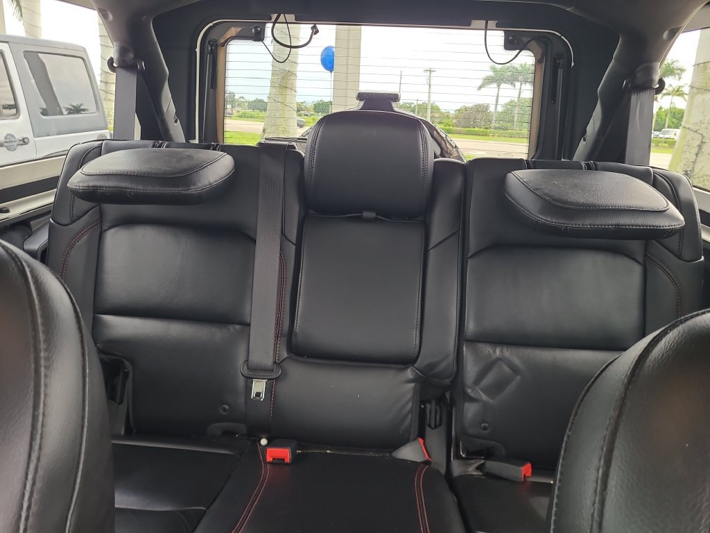 Used 2018 Jeep Wrangler Unlimited Rubicon AWD/4WD image 26