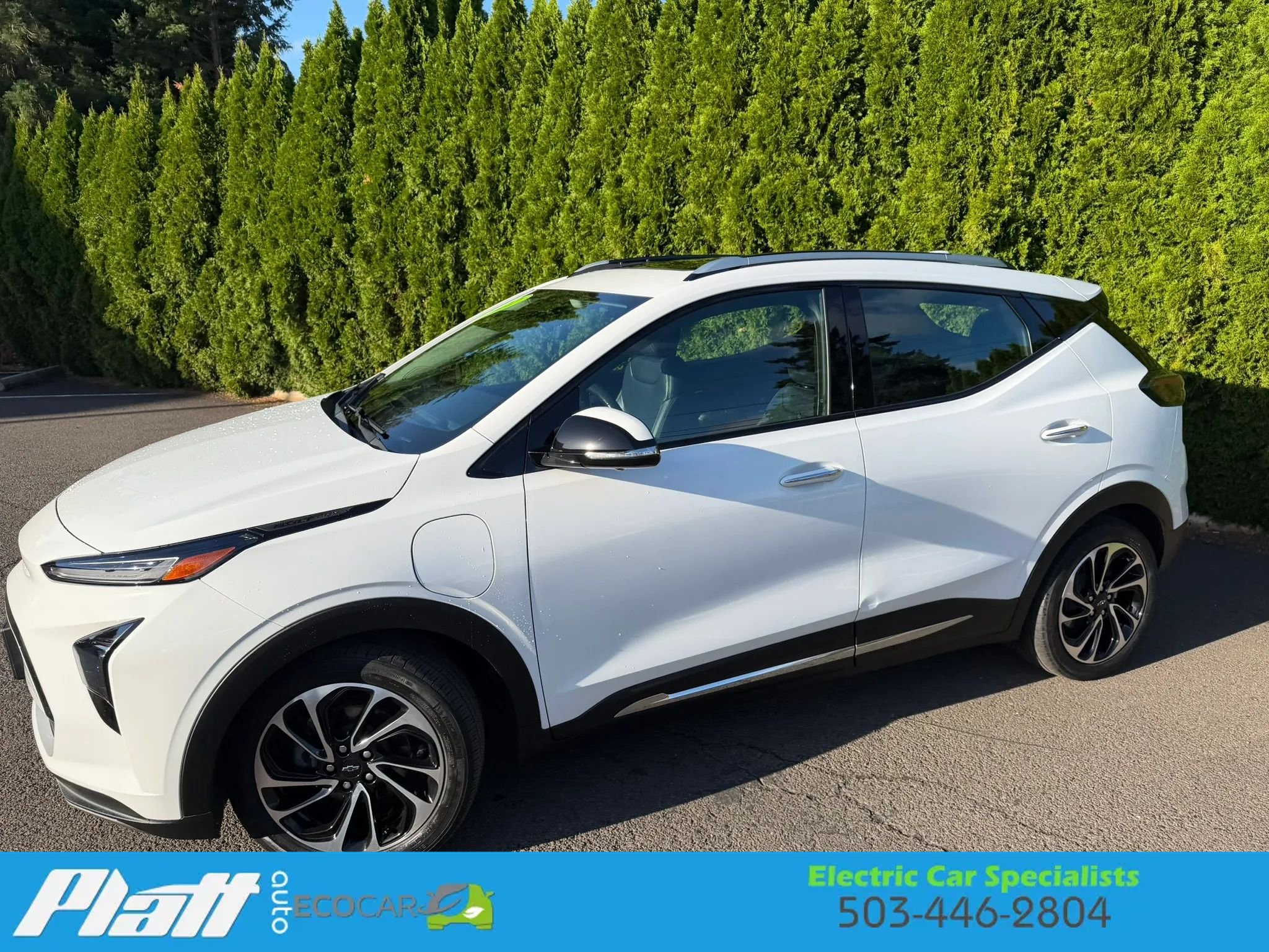 Used 2022 Chevrolet Bolt EUV Premier w/ Sun & Sound Package FWD image 4