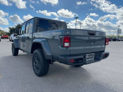 New 2025 Jeep Gladiator Sport