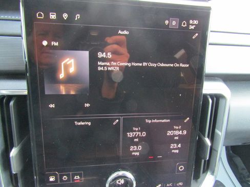 Used 2025 GMC Acadia Elevation FWD image 28