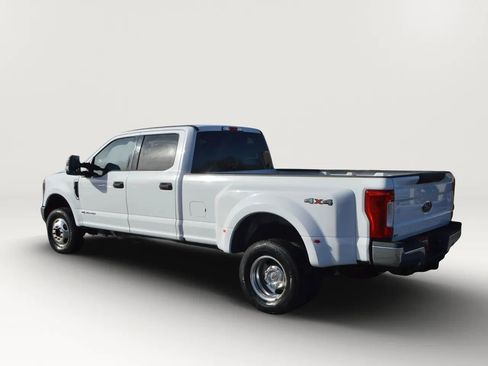 Used 2018 Ford F350 XLT image 3