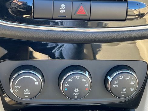 Used 2012 Chrysler 200 Touring image 35