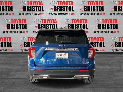 Used 2020 Ford Explorer XLT w/ Equipment Group 202A image 4