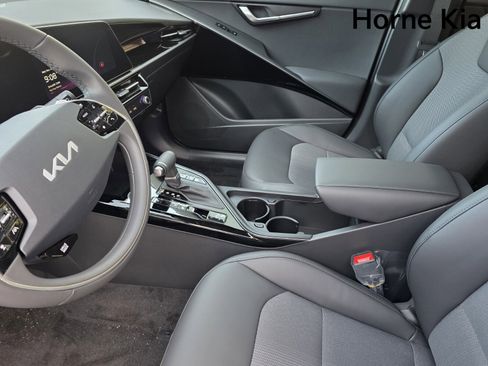 New 2025 Kia Niro EX image 10