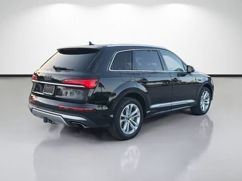 Certified 2025 Audi Q7 2.0T Premium AWD/4WD image 3