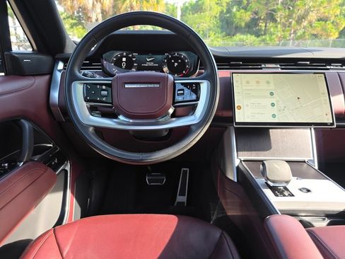 Used 2024 Land Rover Range Rover SE AWD/4WD image 7
