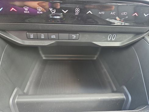 New 2026 Jeep Cherokee Laredo image 12