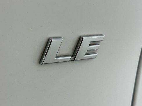 Used 2021 Toyota RAV4 LE w/ Carpet Mat Package (TMS) FWD image 27