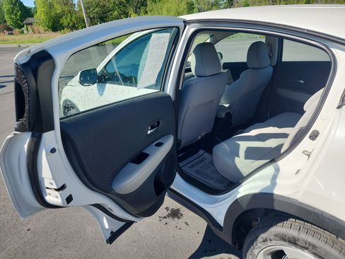 Used 2020 Honda HR-V LX image 22