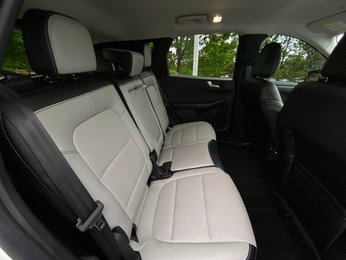 Used 2025 Ford Escape SE FWD image 25