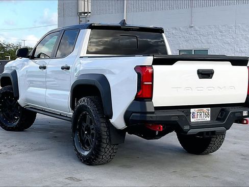 Used 2024 Toyota Tacoma 4x4 Double Cab Hybrid image 4