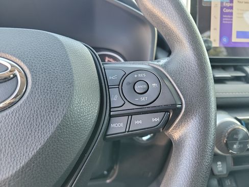 Used 2024 Toyota RAV4 XLE FWD image 19