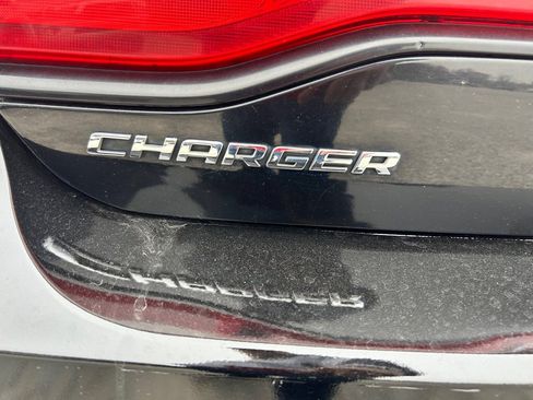 Used 2013 Dodge Charger SE image 17
