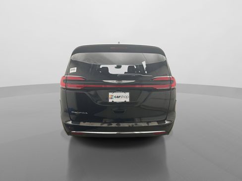 Used 2024 Chrysler Pacifica Touring-L FWD image 4