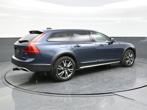 Used 2020 Volvo V90 T6 Cross Country AWD/4WD image 7