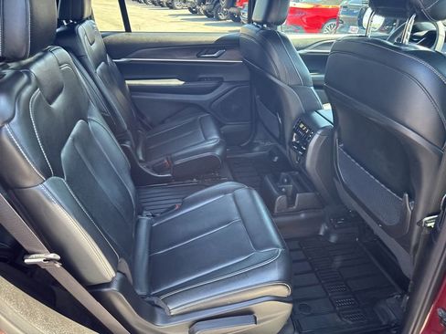 Used 2024 Jeep Grand Cherokee L Limited AWD/4WD image 39