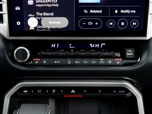 Used 2025 Toyota Tundra Platinum image 19