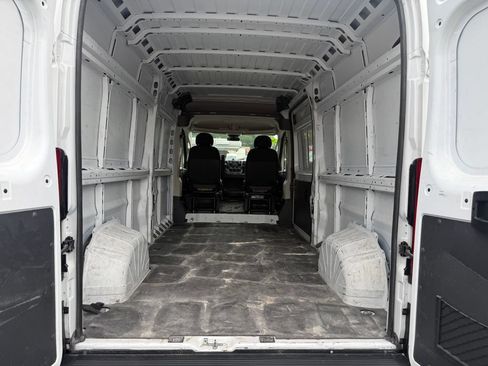 Used 2021 RAM ProMaster 2500 w/ Convenience Group FWD image 11