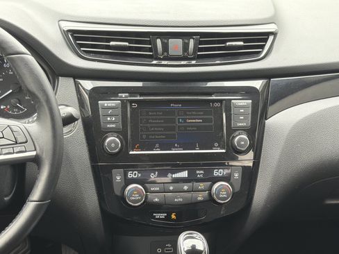 Used 2021 Nissan Rogue Sport SV FWD image 29