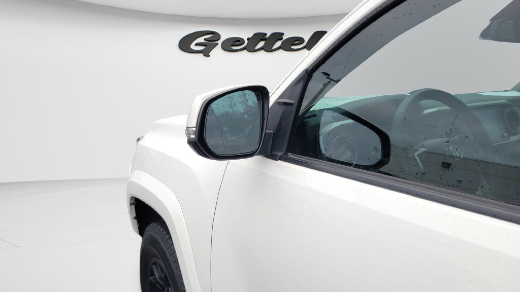 Used 2022 Toyota Tacoma SR5 w/ Technology Package RWD image 24