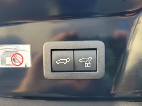 Used 2024 Toyota Prius Limited w/ Limited Premium Package image 9