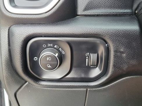 Used 2024 RAM 2500 Big Horn AWD/4WD image 30