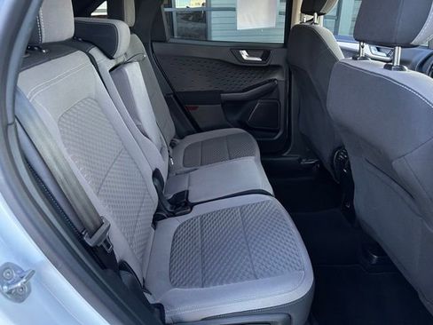 Used 2020 Ford Escape SE image 24