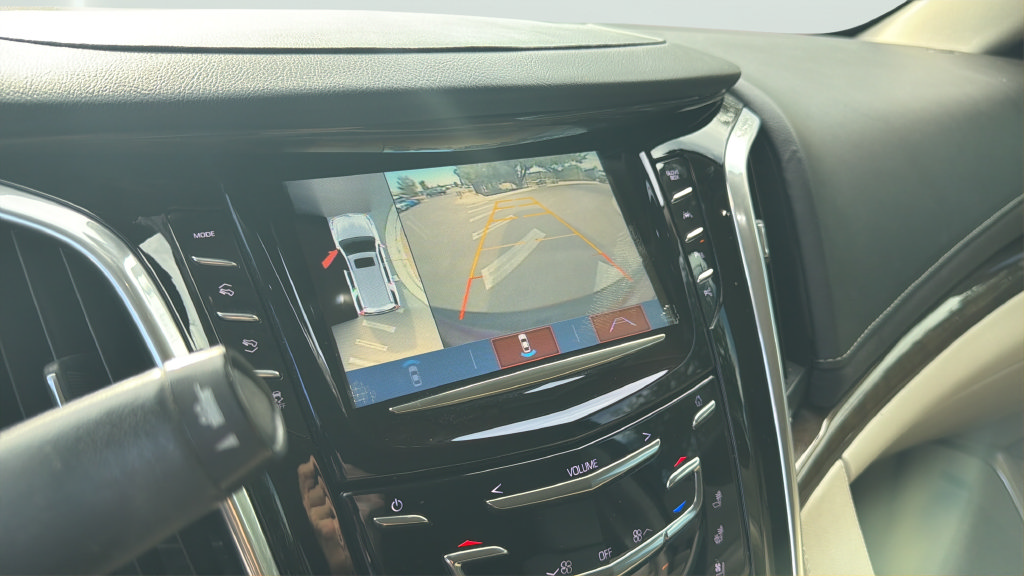 Used 2020 Cadillac Escalade Luxury RWD image 18