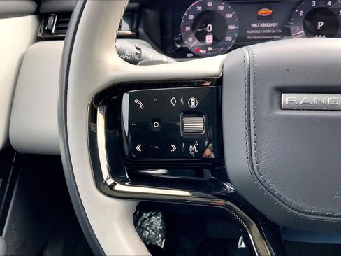Used 2025 Land Rover Range Rover Velar S image 21