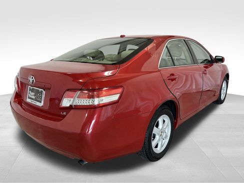 Used 2010 Toyota Camry XLE image 6