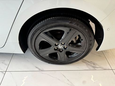 Used 2021 Toyota Prius FWD image 32