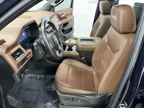 Used 2023 Chevrolet Tahoe High Country w/ Advanced Technology Package AWD/4WD image 16