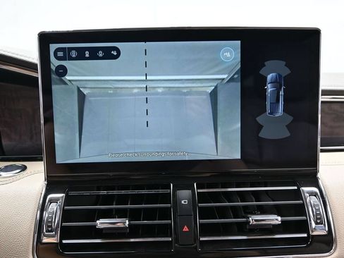 Used 2024 Lincoln Navigator Premiere AWD/4WD image 43